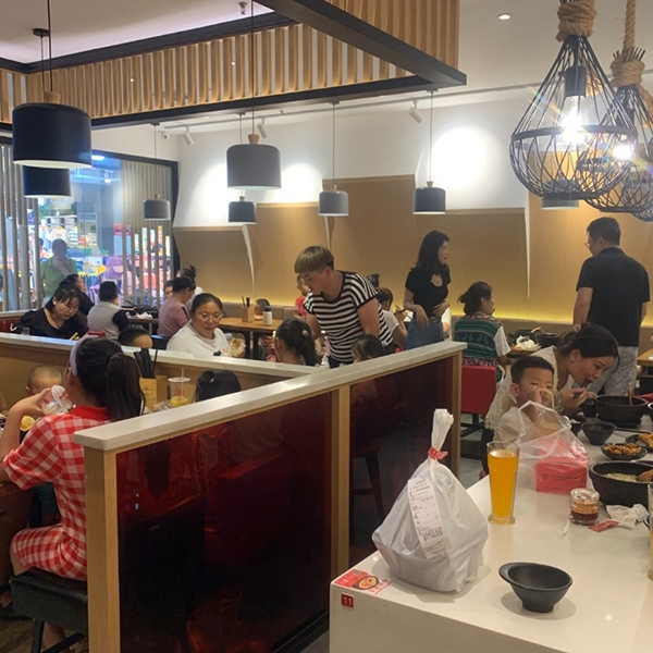 創(chuàng)業(yè)加盟好項目，加盟狀元米線，讓你成功當老板，純大米米線新潮流新趨勢，加盟熱線：400-967-2208